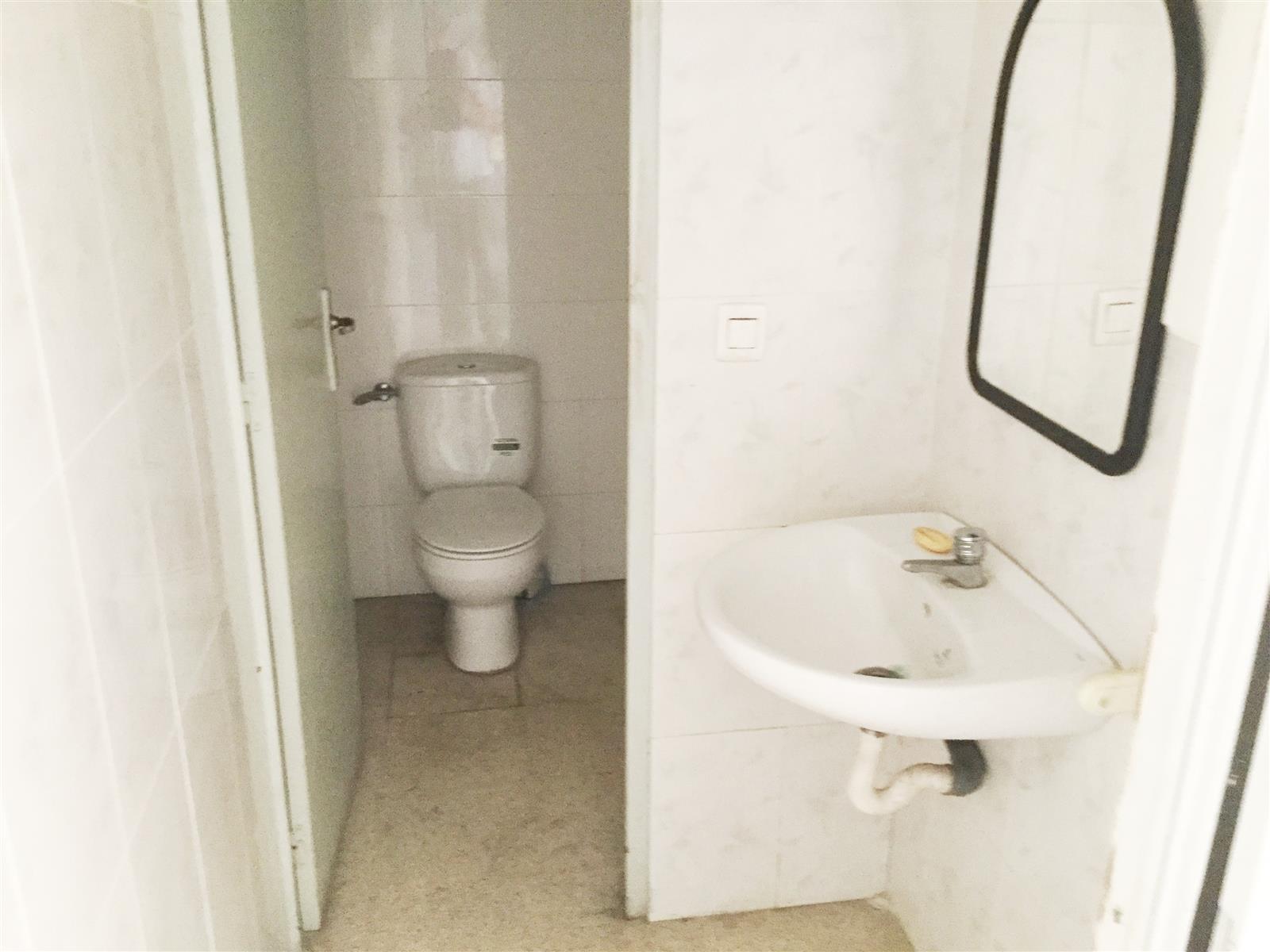 [DEMO] Local comercial de 140 m² con salida de humos en Granollers · fotografía 3